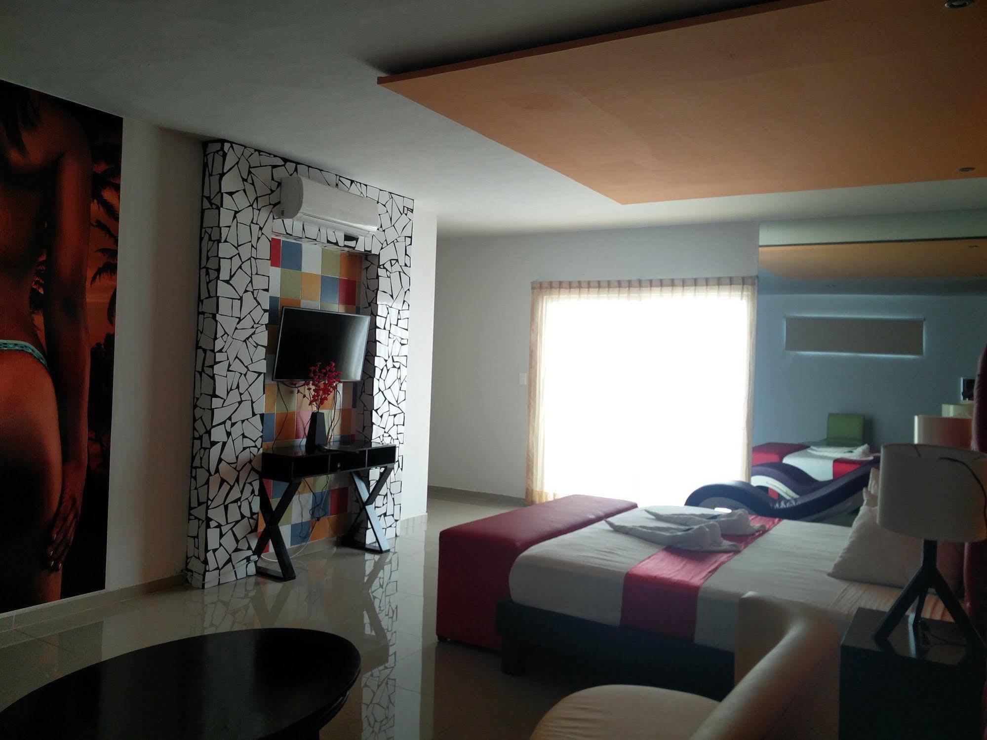 Vita Love Hotel Merida Exterior photo